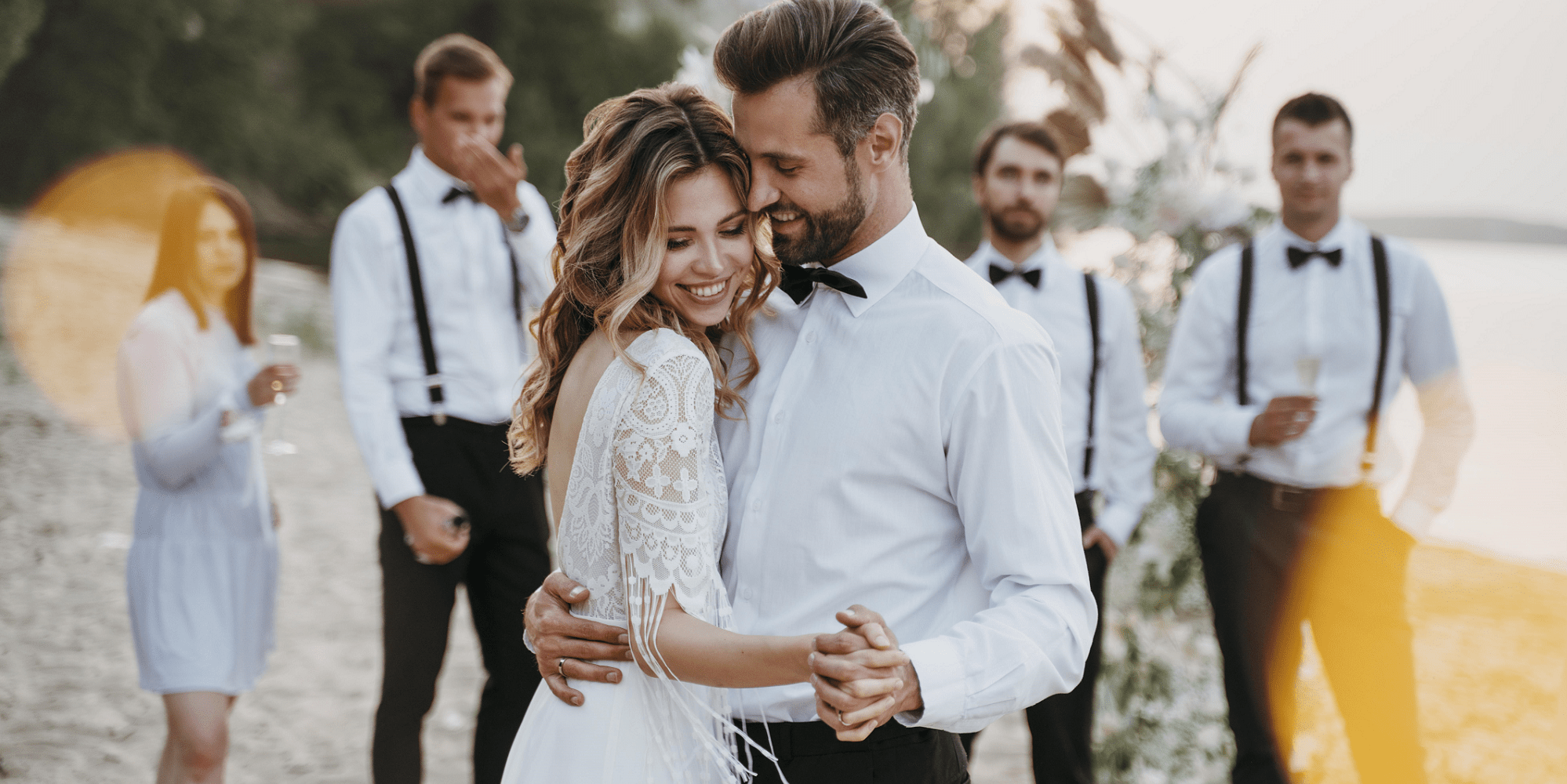 Dresscode bruiloft: dit haal je uit jouw kast